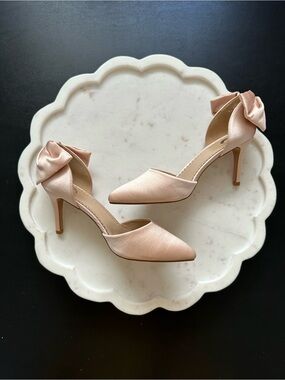 Women's Circus Baby Pink Heels with Bow Detail Size 7 ~ 3 inches